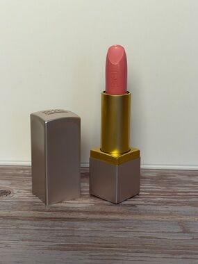 Elizabeth Arden Lipstick - 001 Petal Pink